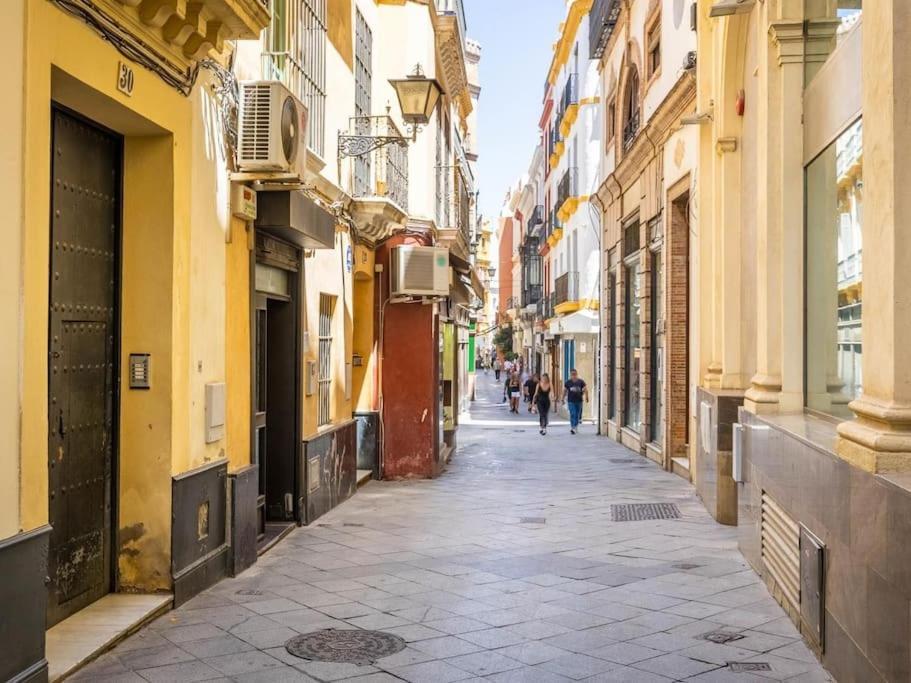 Aitana En Alvarez Quintero Sevilla Exteriér fotografie